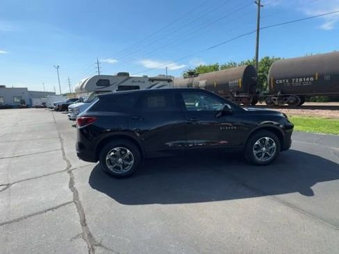 Used 2025 Chevrolet Blazer LT AWD/4WD image 9