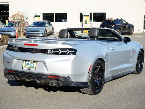 Used 2018 Chevrolet Camaro SS image 3