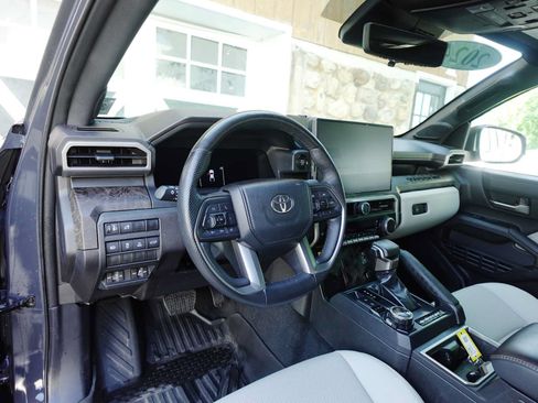 Used 2024 Toyota Tacoma Limited w/ Limited Package (LT) AWD/4WD image 15