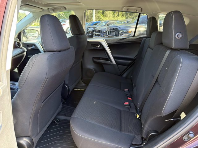 Used 2018 Toyota RAV4 XLE FWD image 13