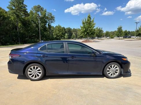 Used 2021 Toyota Camry LE w/ Convenience Package FWD image 3
