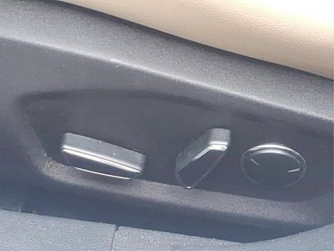 Used 2017 Ford Fusion Titanium FWD image 18