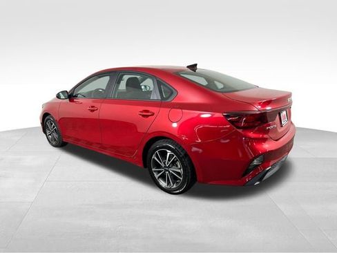 Used 2023 Kia Forte LXS FWD image 4