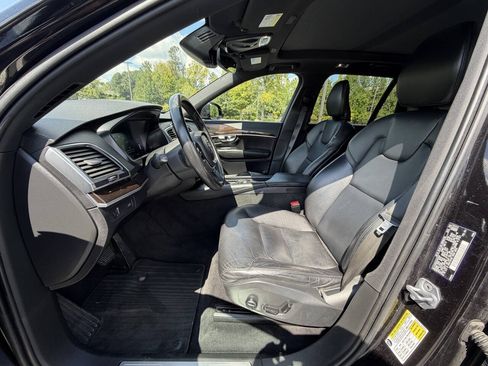 Used 2019 Volvo XC90 T5 Momentum FWD image 10