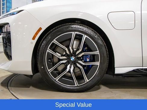 Used 2025 BMW 750e xDrive w/ Executive Package AWD/4WD image 7