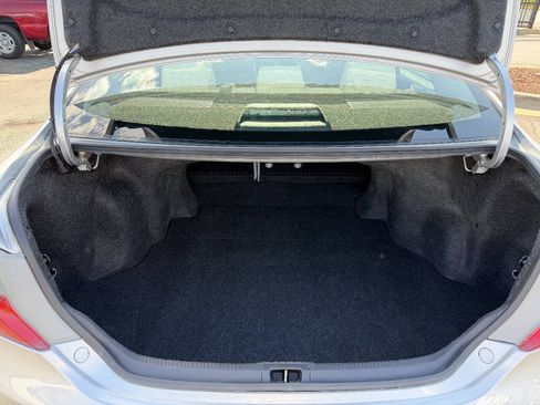 Used 2014 Toyota Camry LE FWD image 9