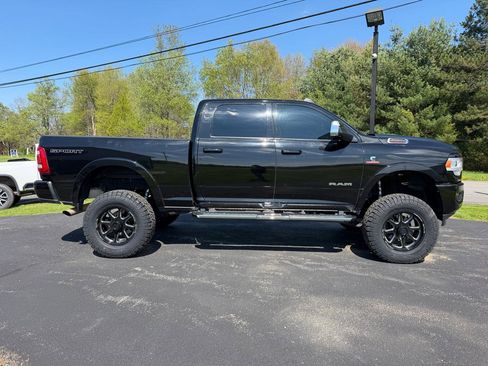 Used 2022 RAM 2500 Laramie AWD/4WD image 4