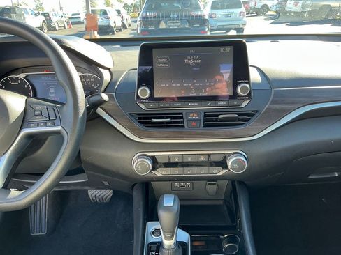 Used 2024 Nissan Altima 2.5 SV image 22