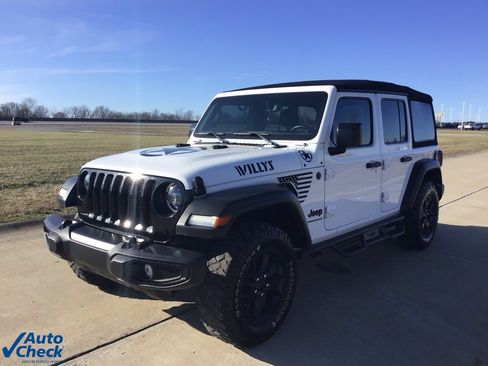 Used 2023 Jeep Wrangler Willys image 8