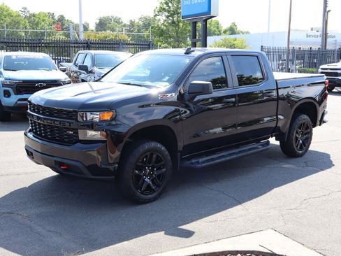 Used 2021 Chevrolet Silverado 1500 Custom Trail Boss w/ Midnight Edition AWD/4WD image 5
