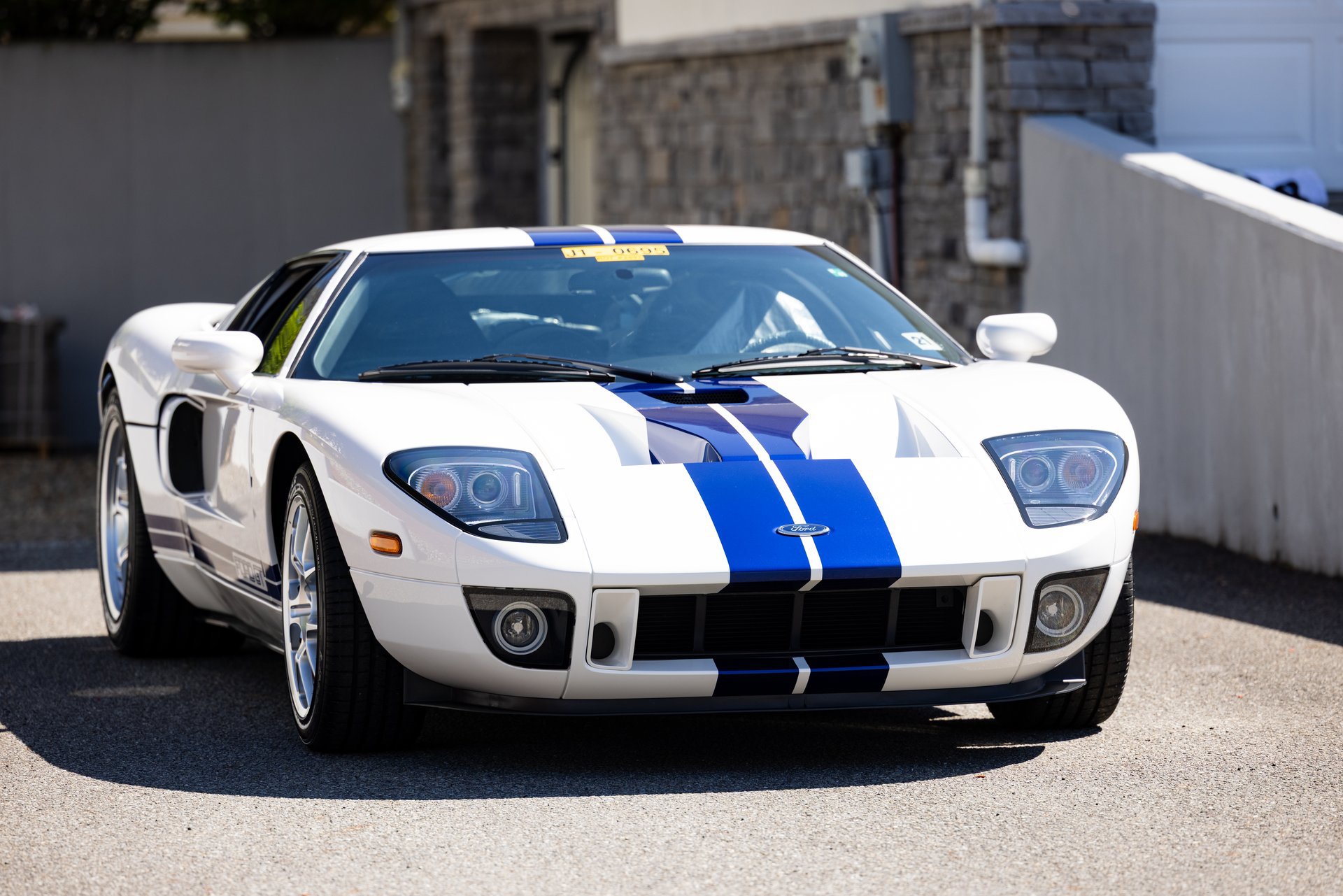 Used 2006 Ford GT RWD image 21