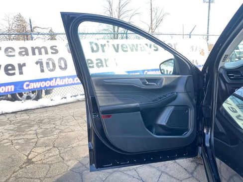 Used 2025 Ford Escape Active image 12