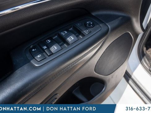 Used 2019 Jeep Grand Cherokee Limited AWD/4WD image 17