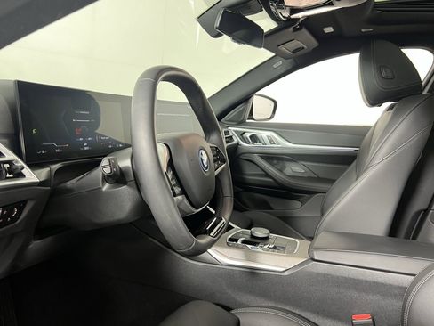 Used 2025 BMW i4 eDrive40 image 24