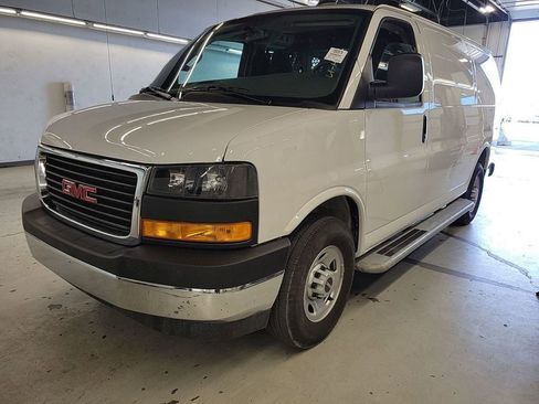 Used 2024 GMC Savana 2500 w/ Driver Convenience Package image 4