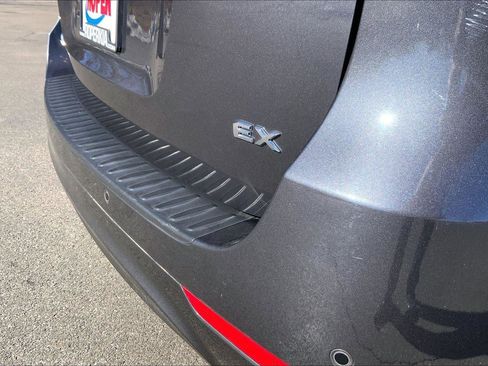 Used 2017 Kia Sedona EX image 8