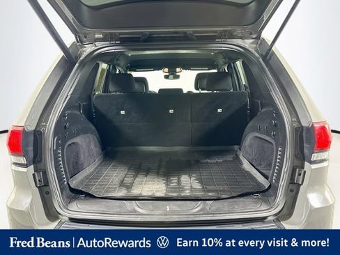 Used 2019 Jeep Grand Cherokee Laredo AWD/4WD image 31