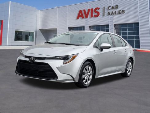 Used 2025 Toyota Corolla LE image 1