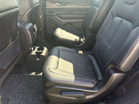 New 2026 Jeep Grand Cherokee L Limited AWD/4WD image 13
