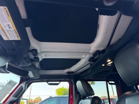 Used 2020 Jeep Gladiator Rubicon image 23