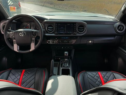 Certified 2023 Toyota Tacoma TRD Off-Road image 12