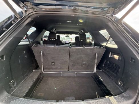 Used 2020 Ford Explorer XLT w/ Equipment Group 202A AWD/4WD image 21