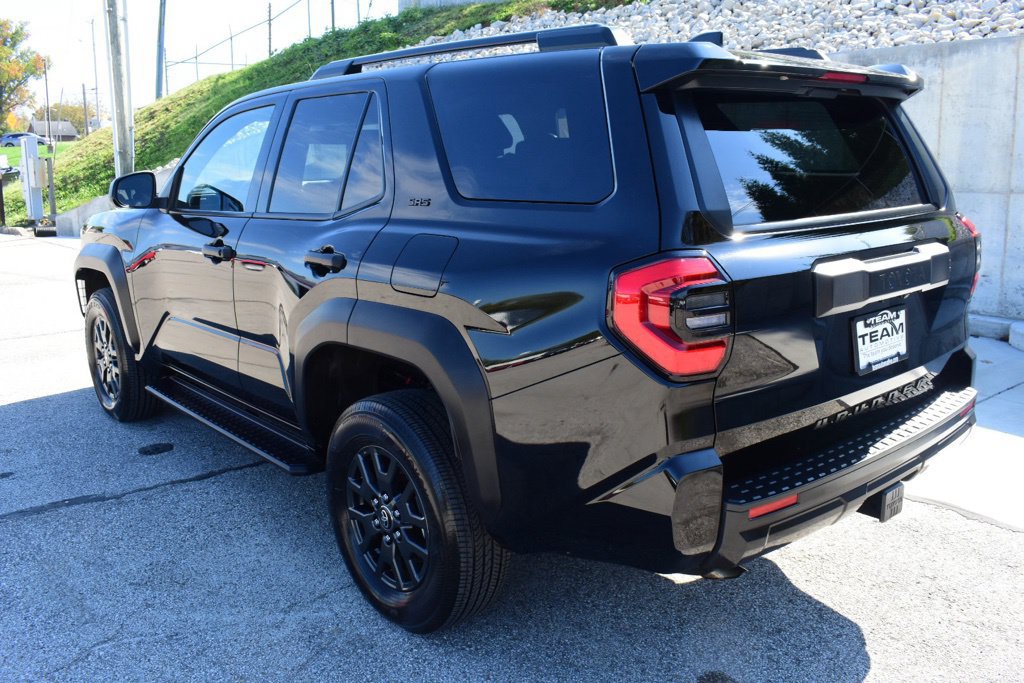 Used 2025 Toyota 4Runner SR5 AWD/4WD image 7