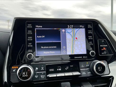 Used 2021 Toyota Highlander XLE image 34