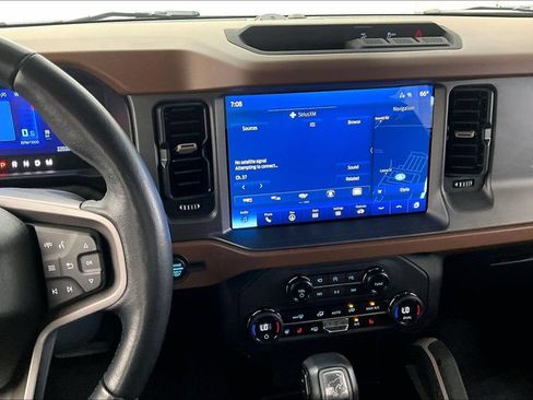 Used 2024 Ford Bronco Outer Banks AWD/4WD image 6