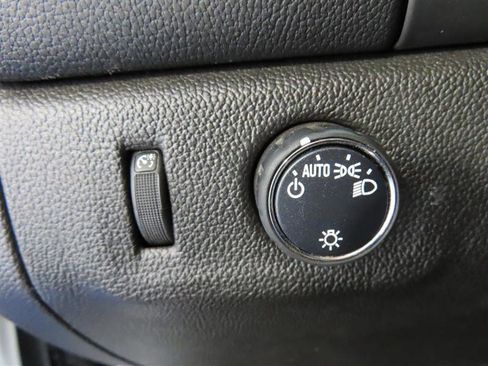 Used 2022 Chevrolet Colorado LT w/ Fleet Safety Package RWD image 17