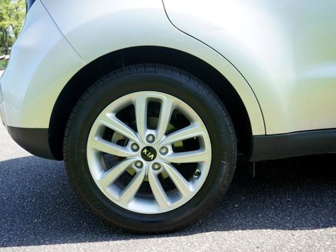 Used 2019 Kia Soul + FWD image 38