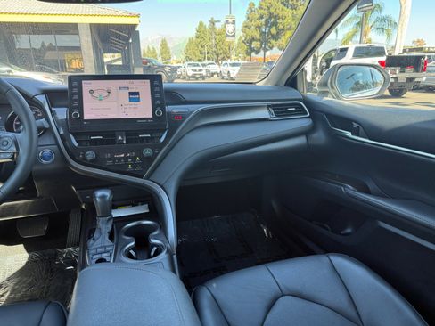 Used 2022 Toyota Camry XSE image 23