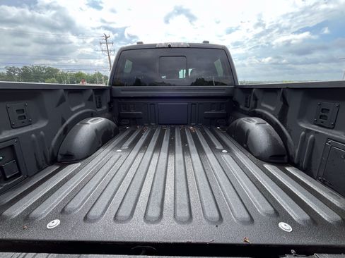 Used 2025 Ford F150 Raptor AWD/4WD image 35