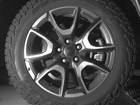 Used 2025 Jeep Compass Trailhawk image 13