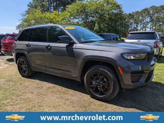 Used 2025 Jeep Grand Cherokee Altitude AWD/4WD video 1