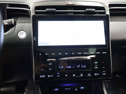 Used 2024 Hyundai Tucson Limited image 11