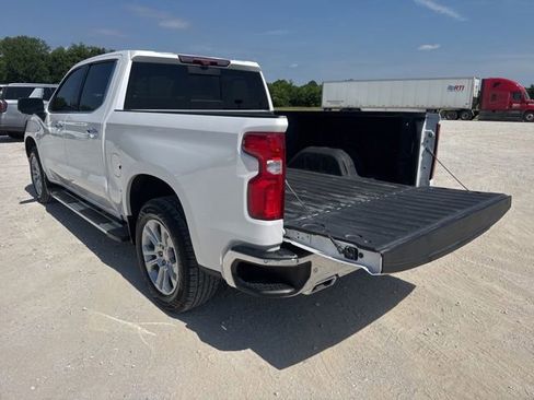Used 2022 Chevrolet Silverado 1500 LTZ w/ Technology Package AWD/4WD image 4