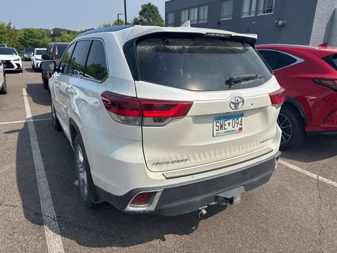 Used 2018 Toyota Highlander Limited AWD/4WD image 5