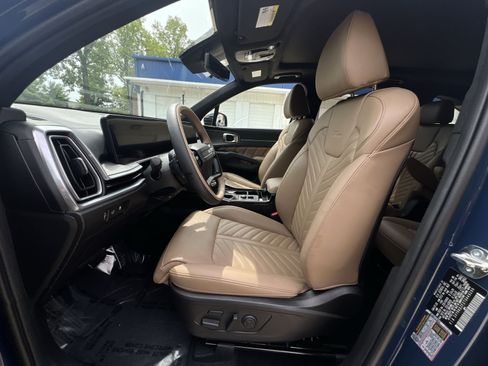 Used 2026 Kia Sorento SX Prestige w/ Olive Brown Leather Package AWD/4WD image 18