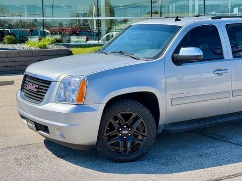 Used 2013 GMC Yukon XL SLT AWD/4WD image 2