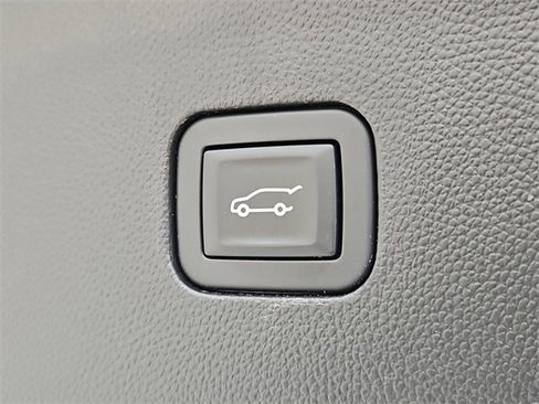 Used 2018 Buick Enclave Essence w/ Trailering Package image 17