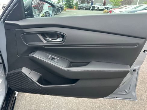 Used 2025 Honda Accord Sport image 16
