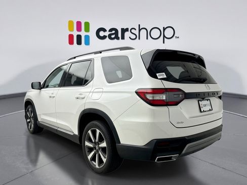 Used 2023 Honda Pilot Touring image 3