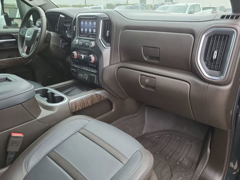Used 2022 GMC Sierra 2500 Denali w/ Denali Ultimate Package image 30