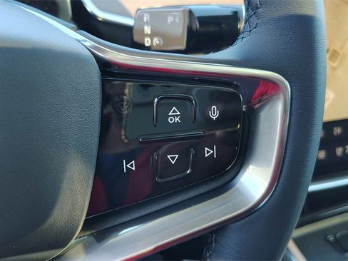 New 2025 Volvo EX90 Ultra image 16