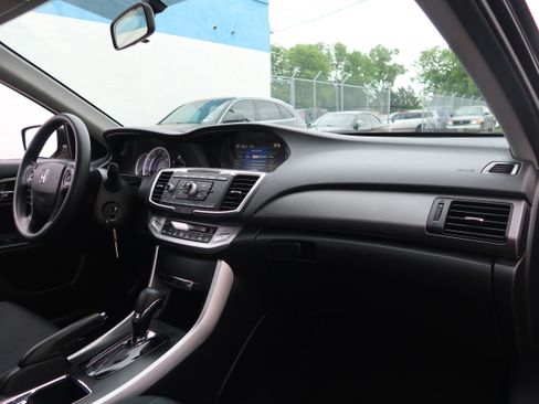 Used 2014 Honda Accord LX image 25