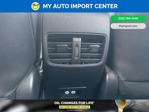 Used 2025 Toyota Corolla Cross AWD Hybrid w/ Convenience Package image 21