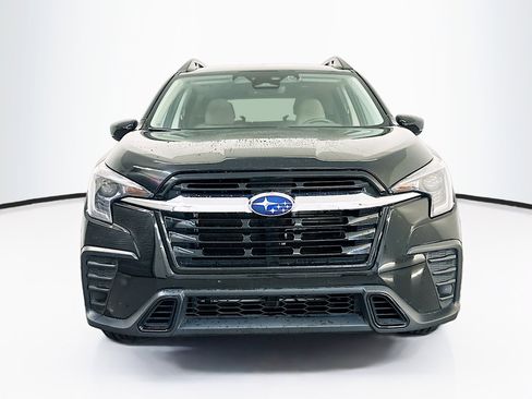 Used 2025 Subaru Ascent Premium AWD/4WD image 2