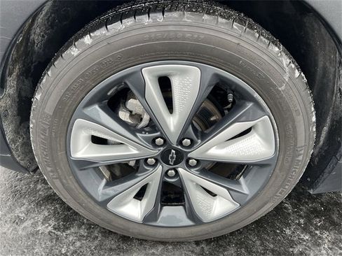 Certified 2023 Chevrolet Bolt EUV LT w/ Convenience Package image 17