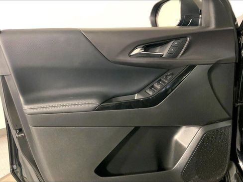 Used 2025 Chevrolet Equinox LT image 24